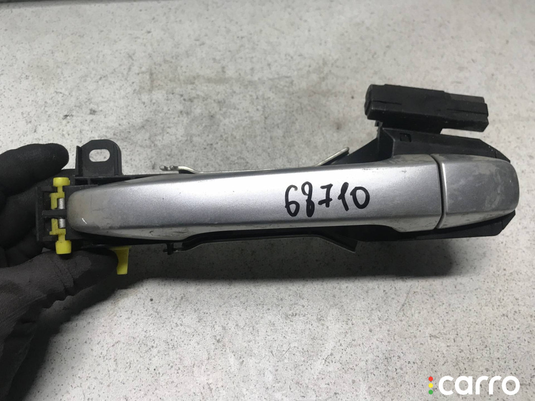69211-74020, 6920447020, 69227-47010 ручка наружная двери задней левой Toyota Prius 3 2010г. - фото №1