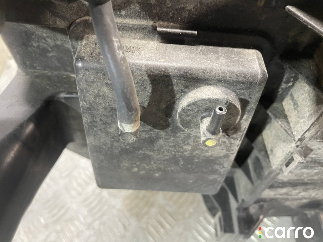 17711-0P021, 17711-0P022, 17711-0P023, 17750-0P010 Фильтр воздушный Toyota Sienna 3 2012г. - фото №2