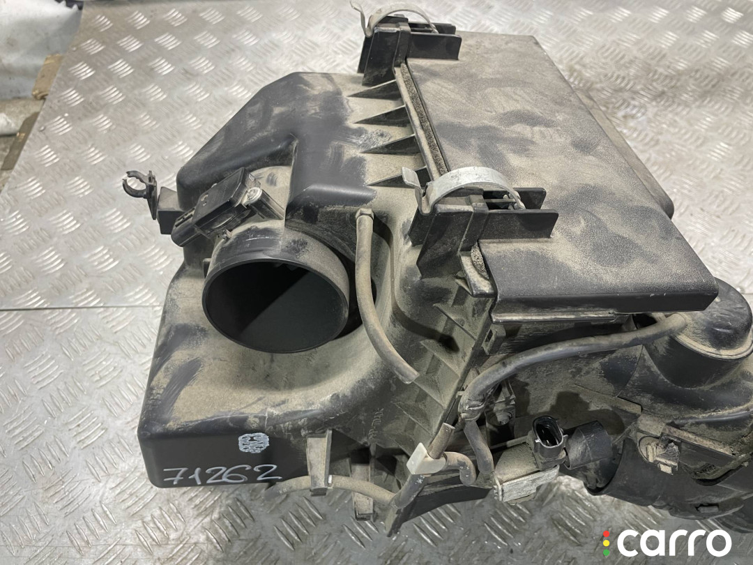 17711-0P021, 17711-0P022, 17711-0P023, 17750-0P010 Фильтр воздушный Toyota Sienna 3 2012г. - фото №3