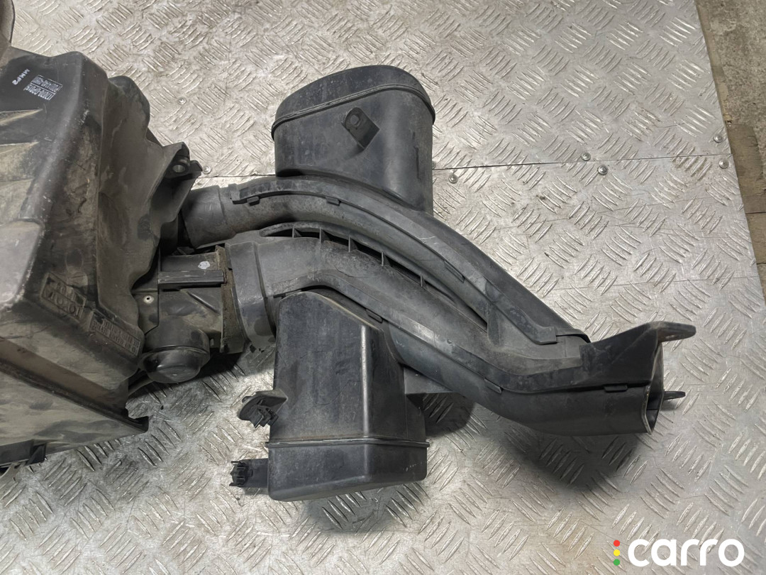 17711-0P021, 17711-0P022, 17711-0P023, 17750-0P010 Фильтр воздушный Toyota Sienna 3 2012г. - фото №4
