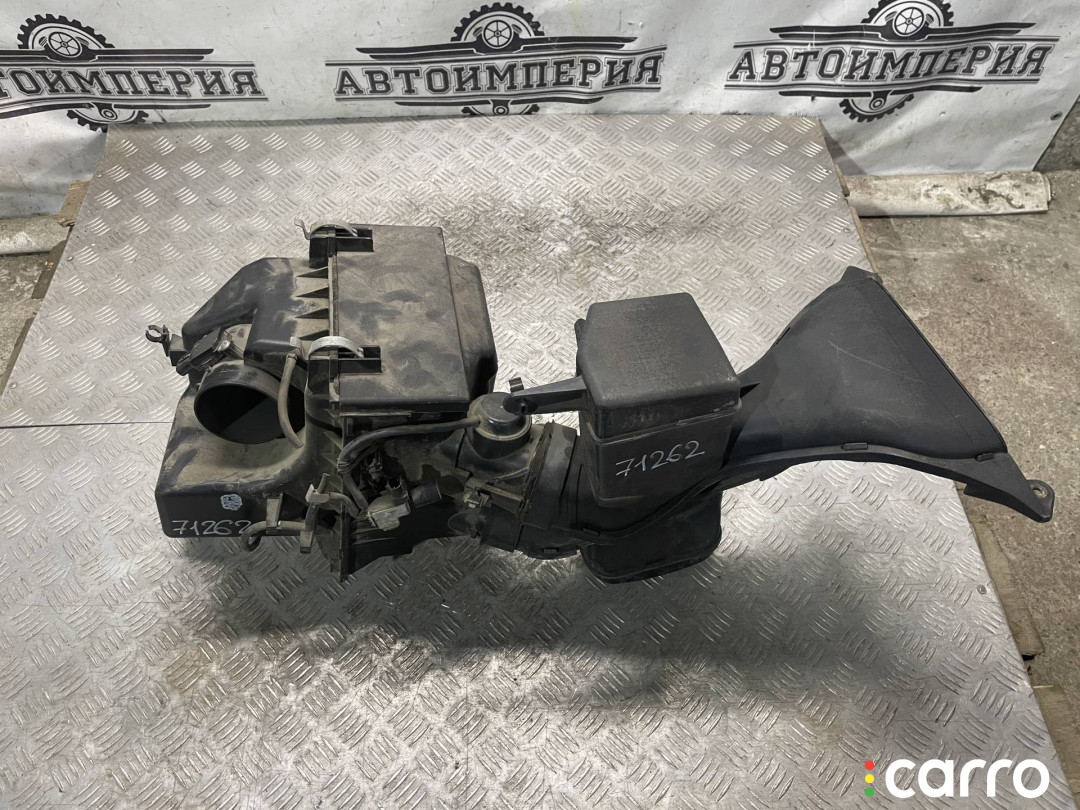17711-0P021, 17711-0P022, 17711-0P023, 17750-0P010 Фильтр воздушный Toyota Sienna 3 2012г. - фото №8