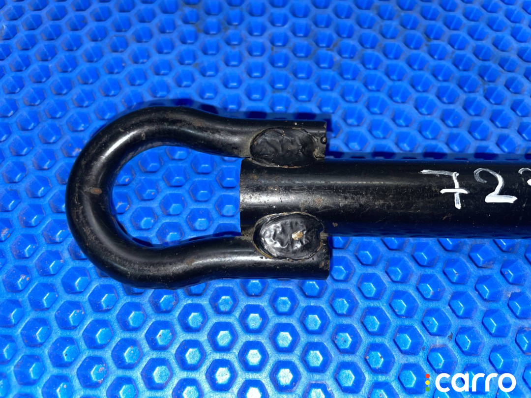 5196047020 Крюк буксировочный Toyota Prius 2 - фото №2