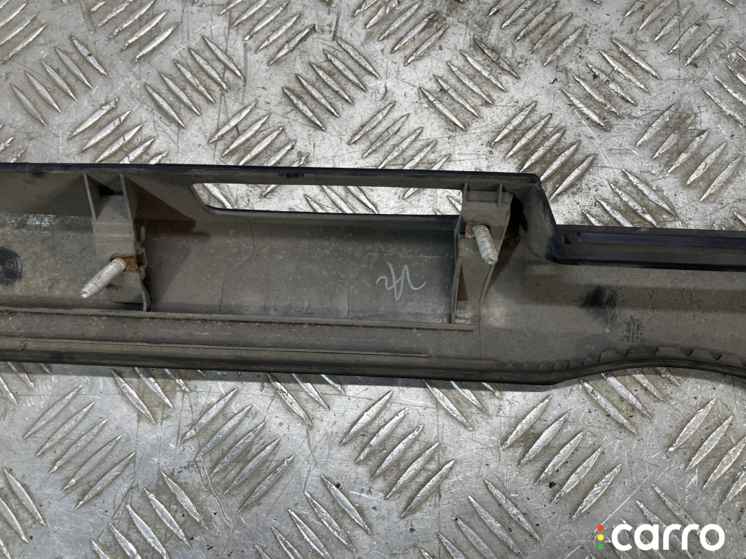 Накладка двери (крышки) багажника Toyota Sienna 2 2005г. - фото №7