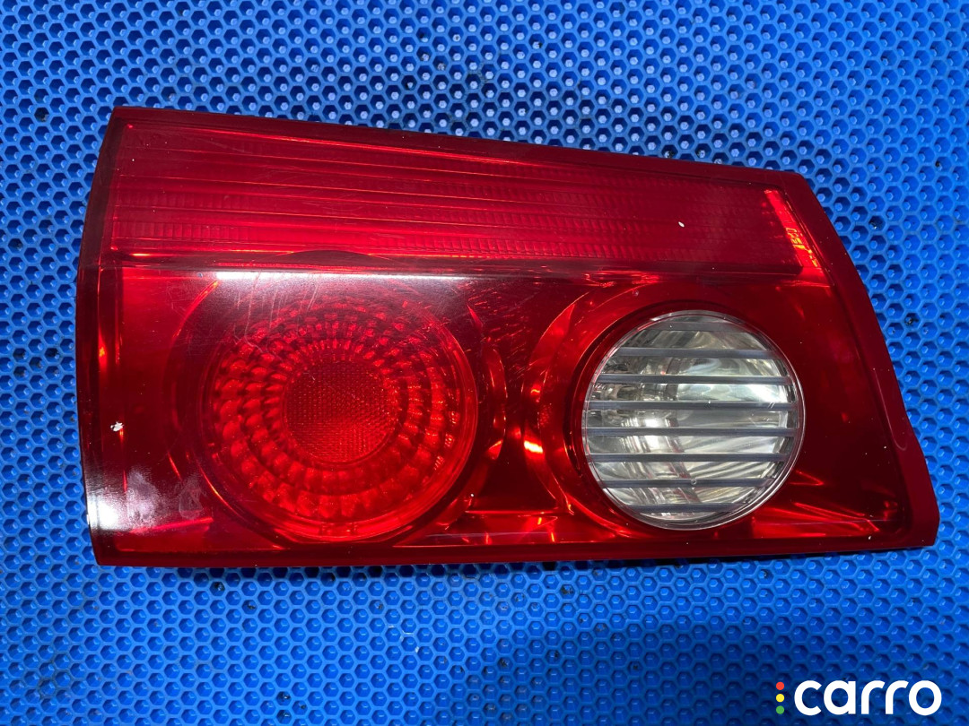 81680-AE020 фонарь крышки багажника левый Toyota Sienna 2 2007г. - фото №1