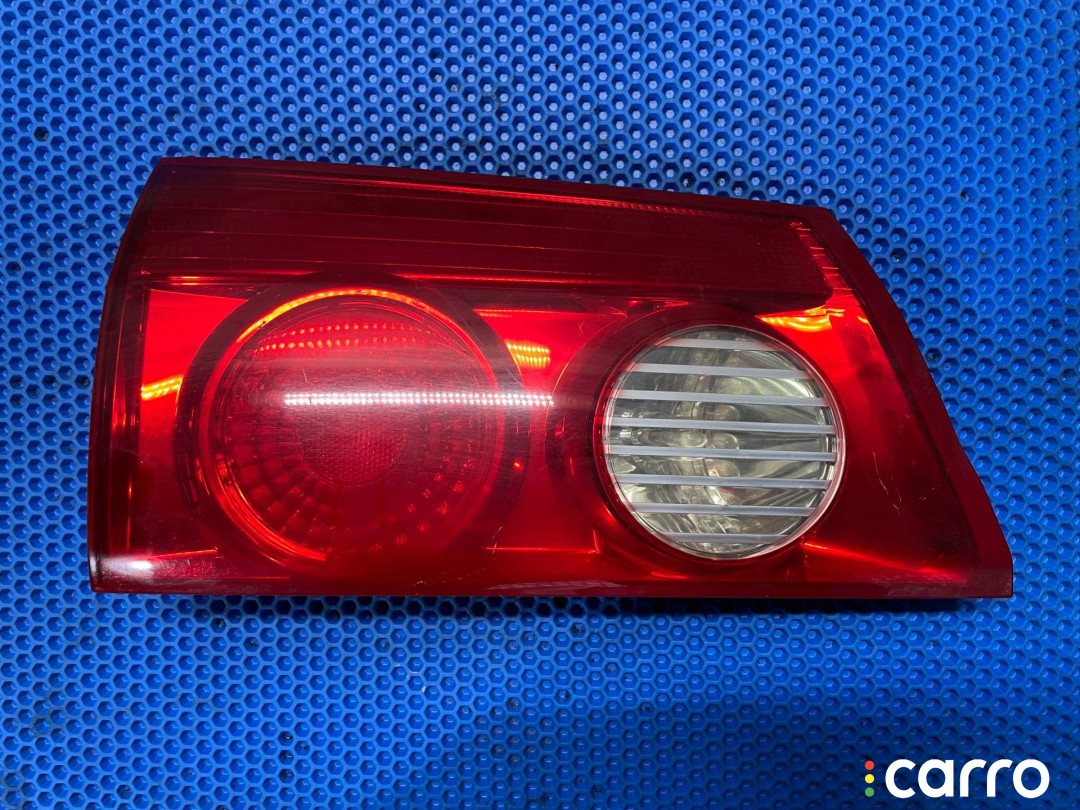 81680-AE020 фонарь крышки багажника левый Toyota Sienna 2 2007г. - фото №1