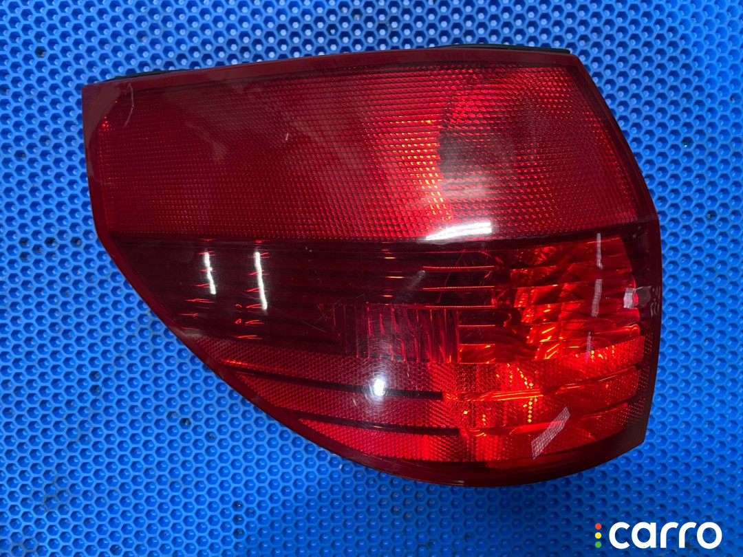 81560-AE010, 81560-AE020 фонарь задний левый Toyota Sienna 2 2005г. - фото №1