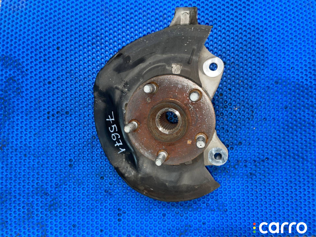 4333049185, 4355047011, 4320147030, 4355047010 кулак передний правый Toyota Prius 3 2010г. - фото №1