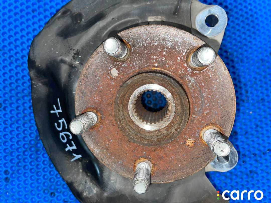 4333049185, 4355047011, 4320147030, 4355047010 кулак передний правый Toyota Prius 3 2010г. - фото №4