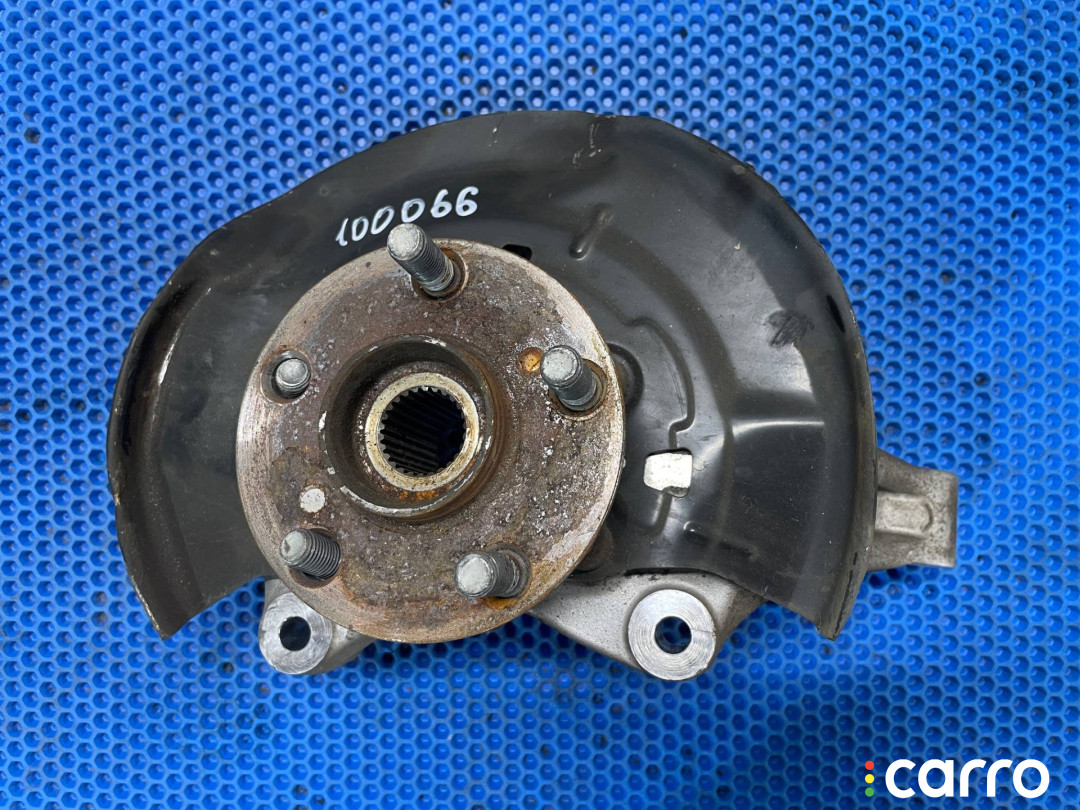 4333049185, 4355047011, 4320147030, 4355047010 кулак передний правый Toyota Prius 3 2010г. - фото №1