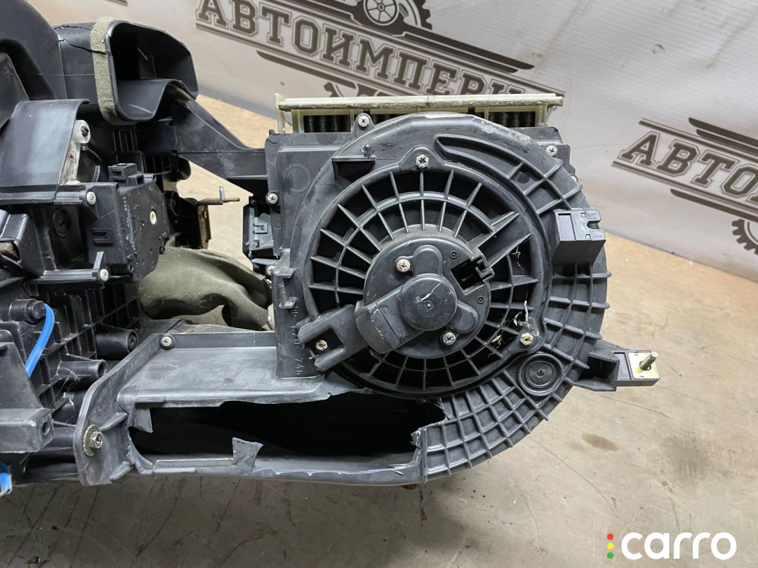 87010-08070, 87050-08020, 87050-08040, 87130-08060, 87130-08080 Отопитель в сборе (печка) Toyota Sienna 2 2005г. - фото №8
