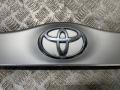 76801-47030, 76801-47050 Накладка двери (крышки) багажника Toyota Prius 2 2007г. - фото №3