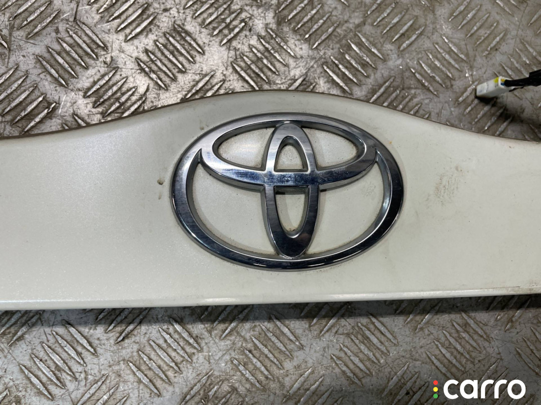 76801-47060 Накладка двери (крышки) багажника Toyota Prius 2 2007г. - фото №3
