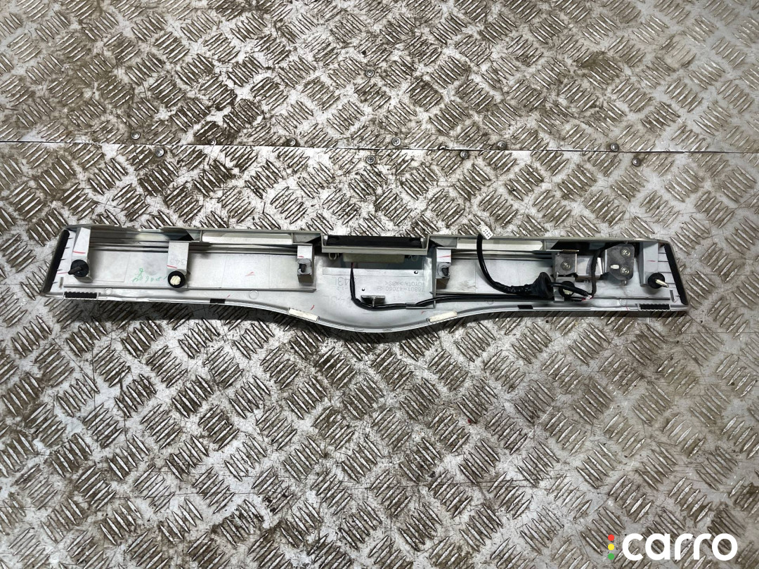 76801-47060 Накладка двери (крышки) багажника Toyota Prius 2 2007г. - фото №5