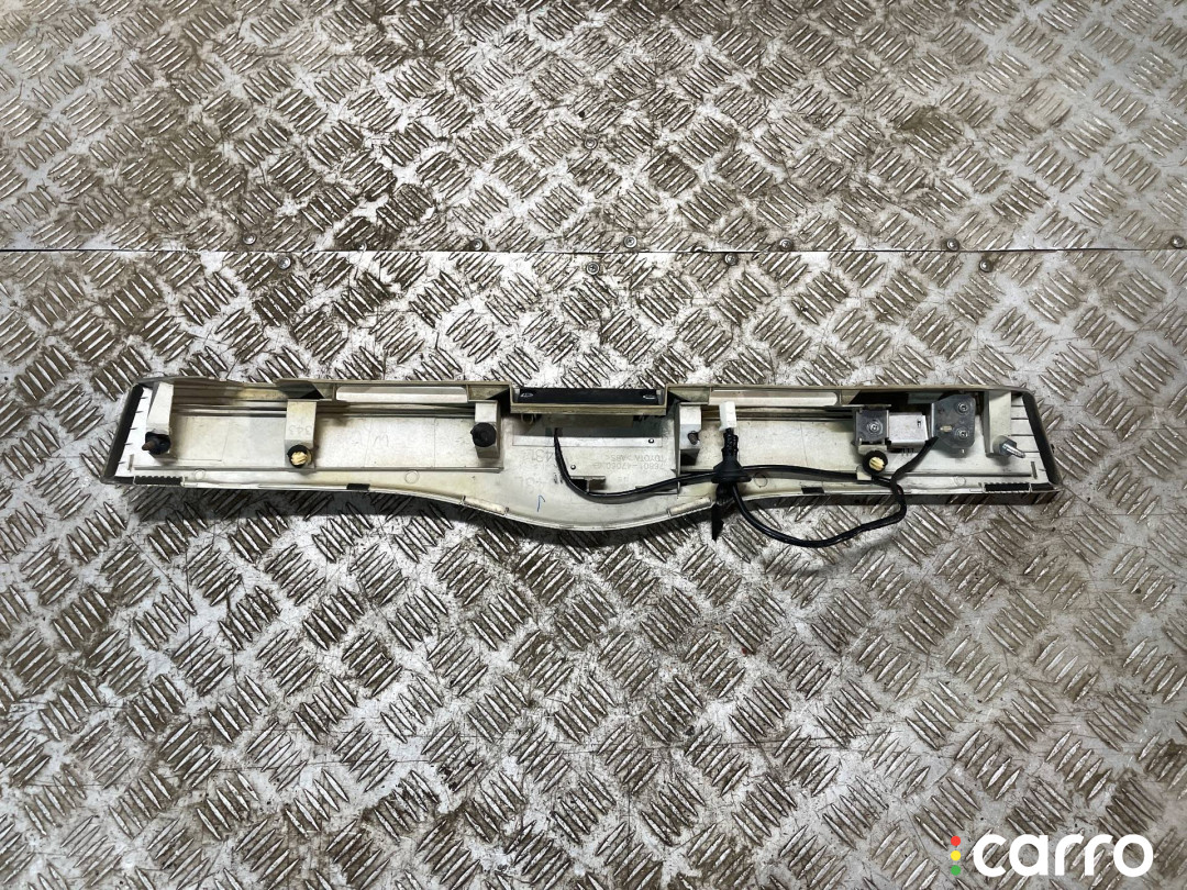 76801-47060 Накладка двери (крышки) багажника Toyota Prius 2 2007г. - фото №5