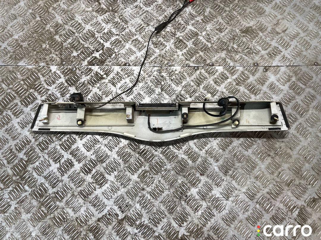 76801-47030, 76801-47050 Накладка двери (крышки) багажника Toyota Prius 2 2007г. - фото №5