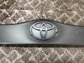 76801-47030, 76801-47050 Накладка двери (крышки) багажника Toyota Prius 2 2007г. - фото №3