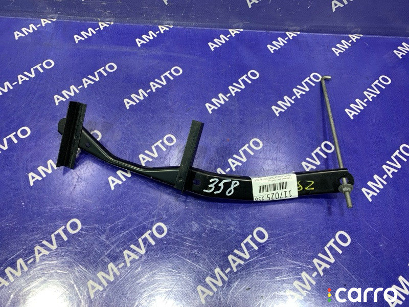 Крепление аккумулятора TOYOTA HARRIER 2014г. - фото №1