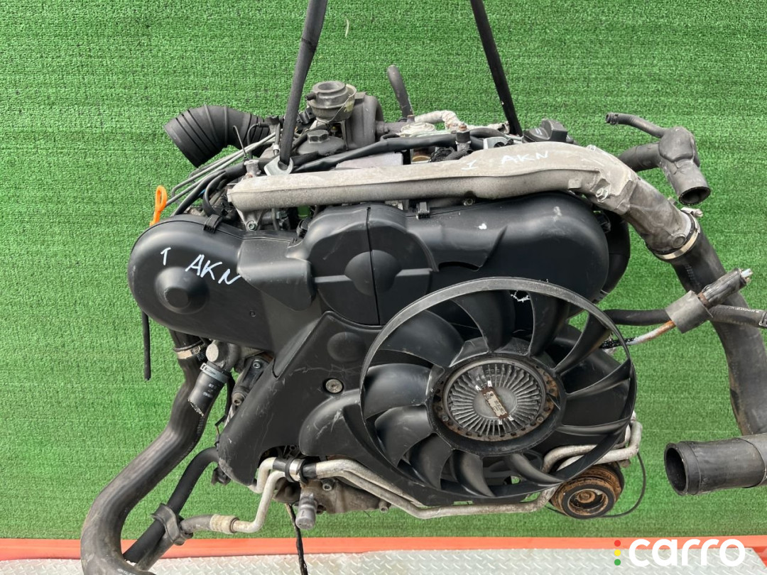 AKN Двигатель Audi A6 2001г. - фото №1