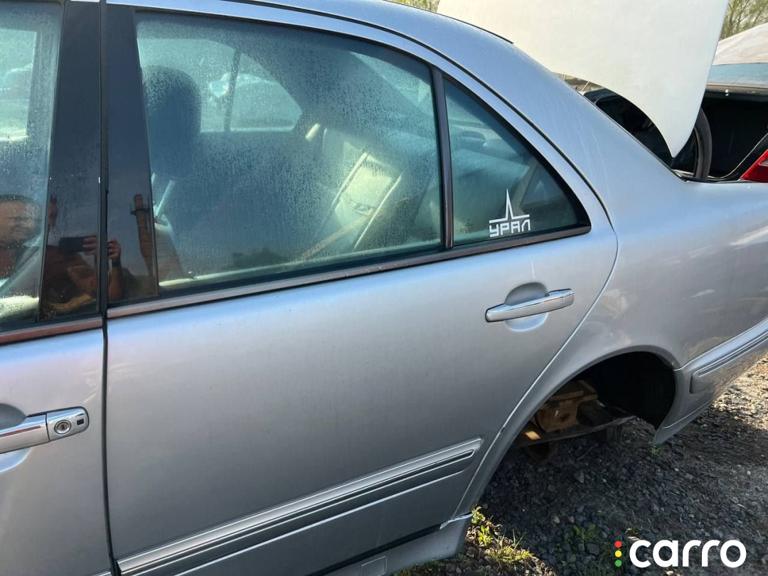 Задняя часть кузова (тазик) Mercedes E W210 2002г. - фото №1