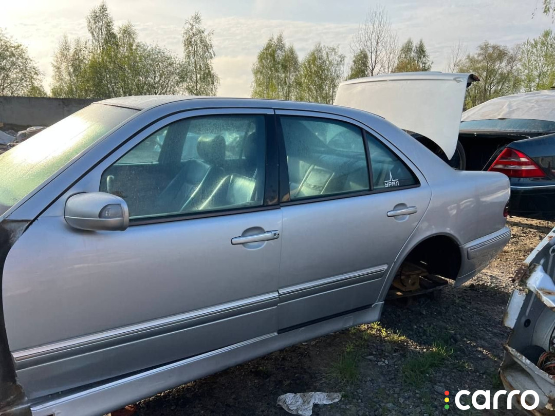 Задняя часть кузова (тазик) Mercedes E W210 2002г. - фото №2