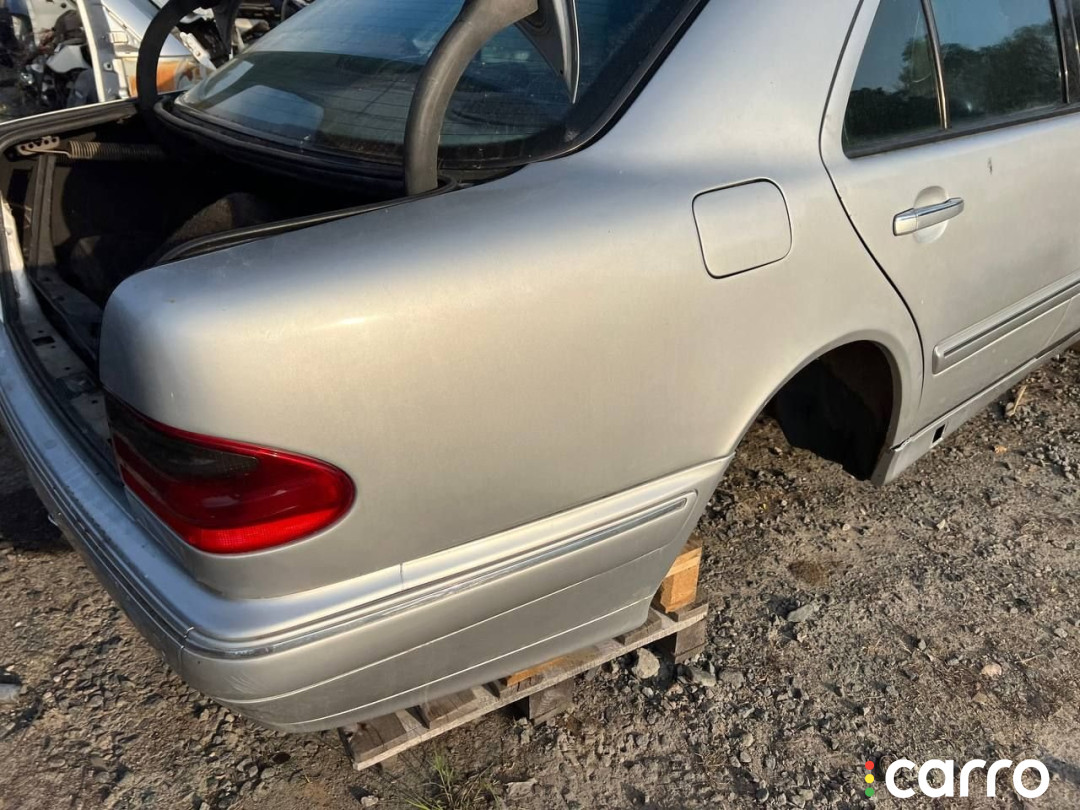 Задняя часть кузова (тазик) Mercedes E W210 2002г. - фото №4