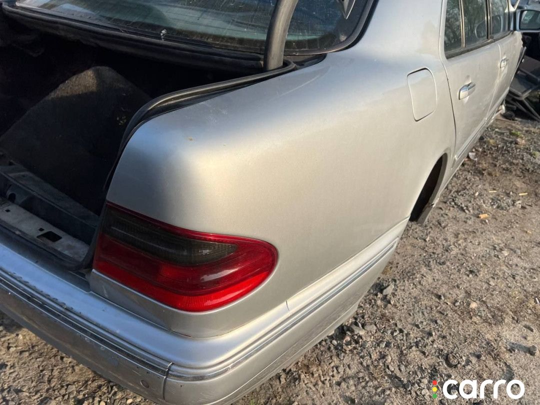 Задняя часть кузова (тазик) Mercedes E W210 2002г. - фото №5