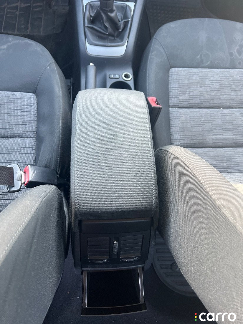Консоль салона (кулисная часть) Skoda Octavia 2009г. - фото №4