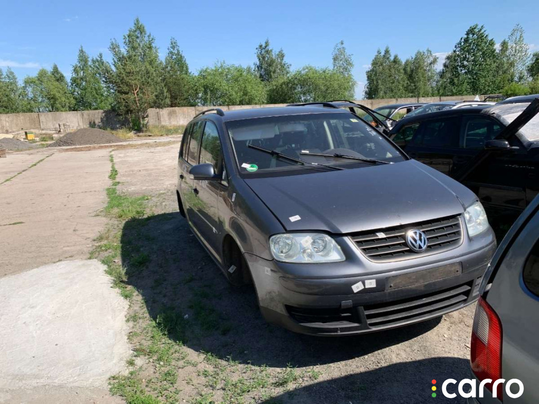 Четверть передняя правая Volkswagen Touran 2005г. - фото №1