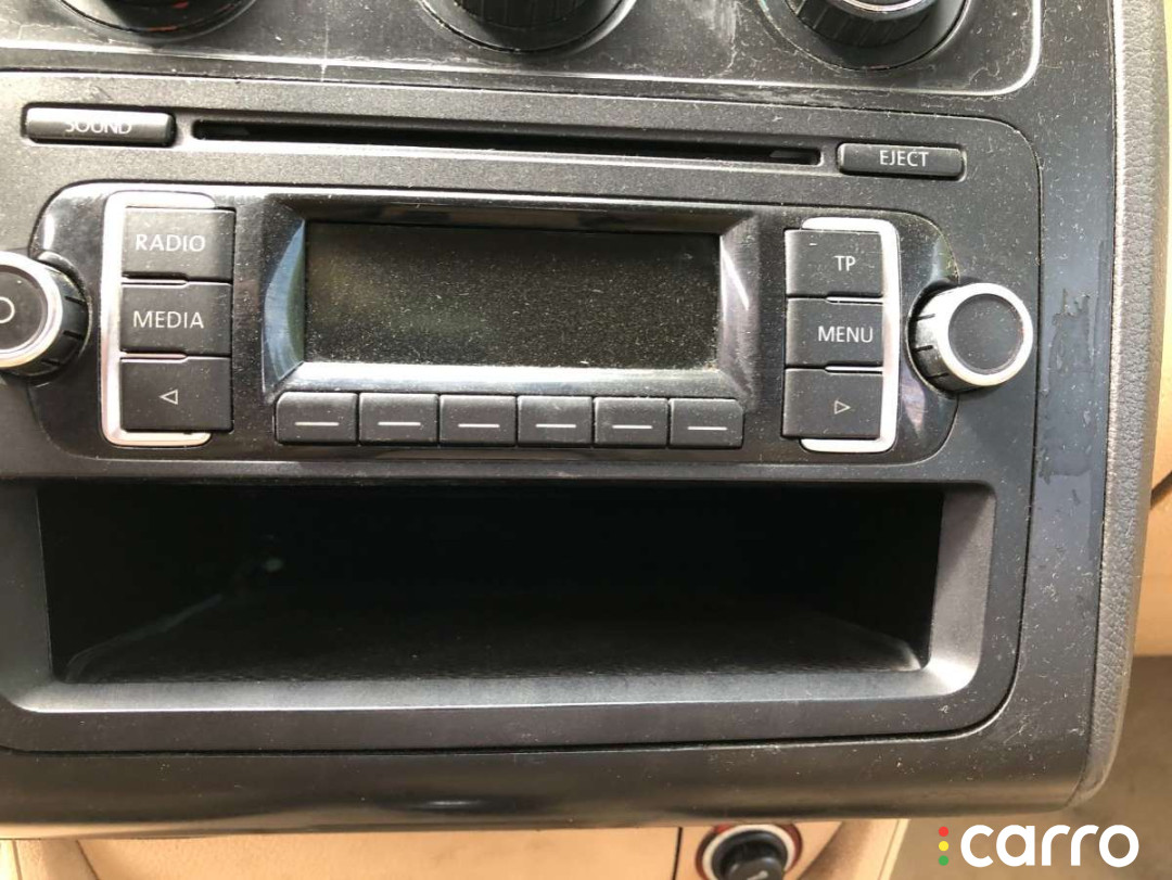 Магнитола Volkswagen Touran 2005г. - фото №1