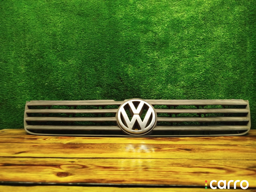 VW0702401 Решетка радиатора Volkswagen Passat 1999г. - фото №1