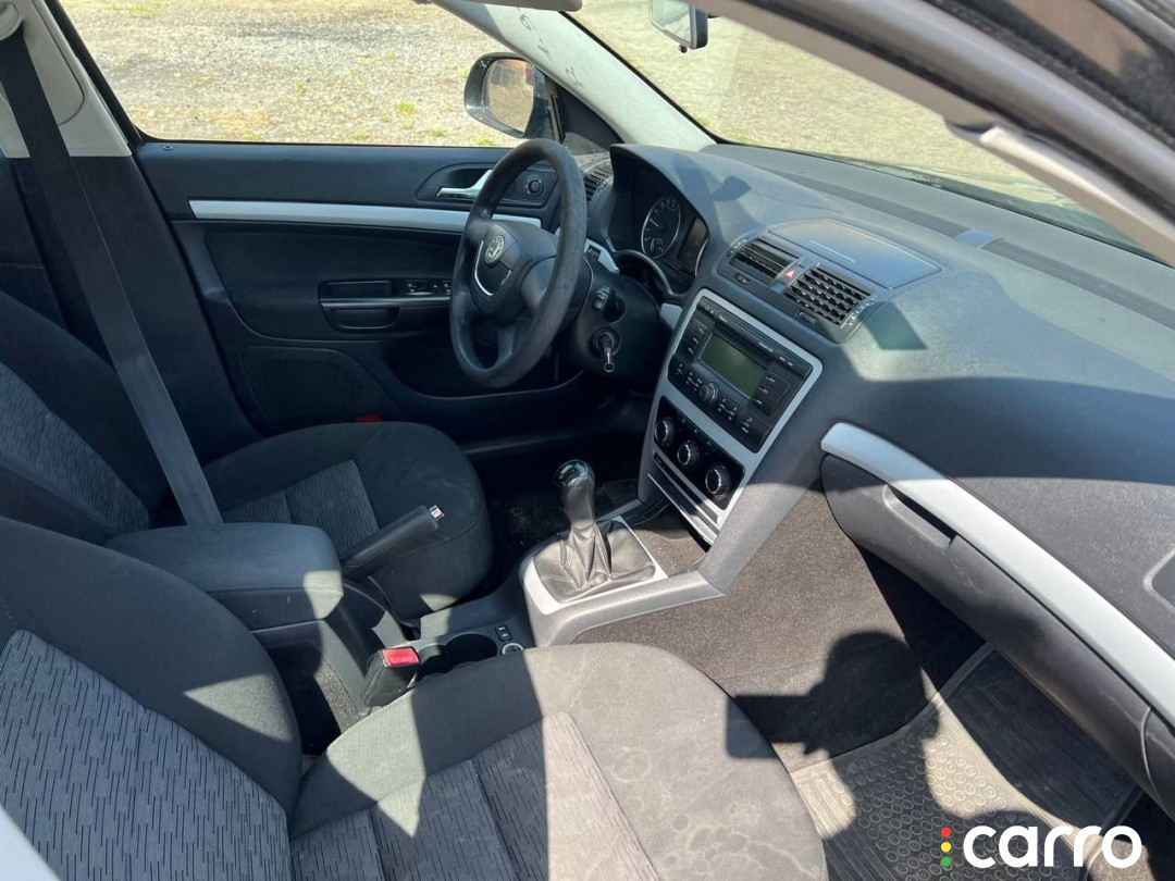 Бардачок Skoda Octavia 2009г. - фото №3