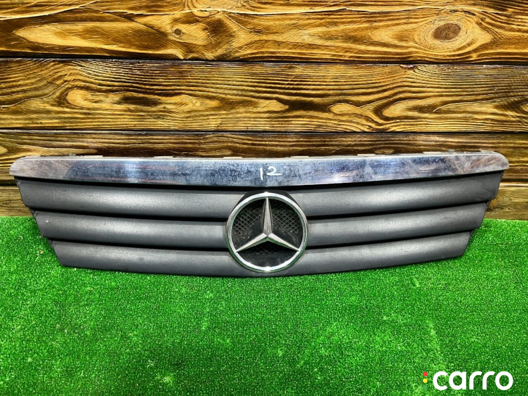 1688800983 Решетка радиатора Mercedes A W168 2000г. - фото №1