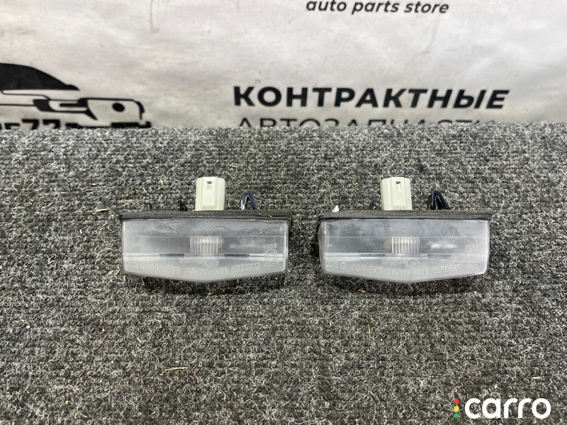 8127153011 подсветка номера Toyota Rav4 2018г. - фото №2