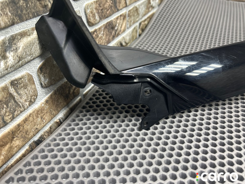 J8A2-025A53-A Накладка стойки лобового стекла Land Rover Range Rover Velar 2019г. - фото №10