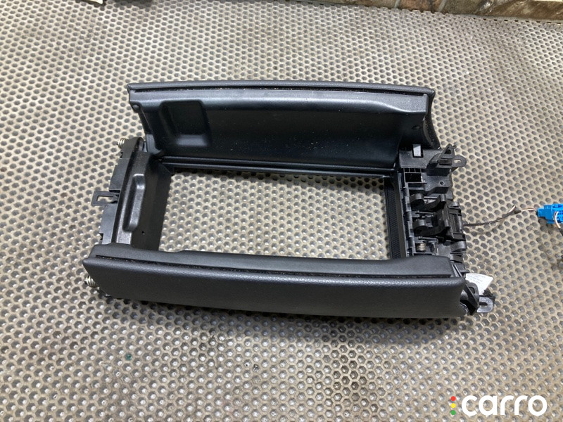 A2056800796 Консоль между сидений Mercedes-Benz C-class 2015г. - фото №4
