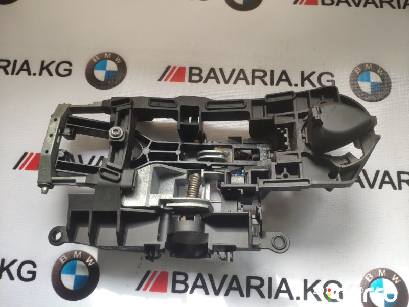 51217187227 Опора наружной ручки двери BMW 750Lix 2010г. - фото №1