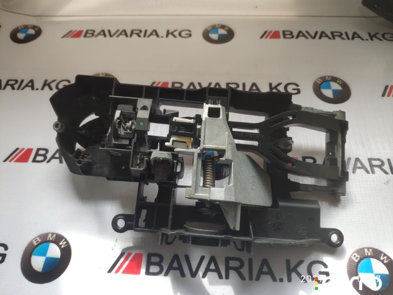 51217187227 Опора наружной ручки двери BMW 750Lix 2010г. - фото №2