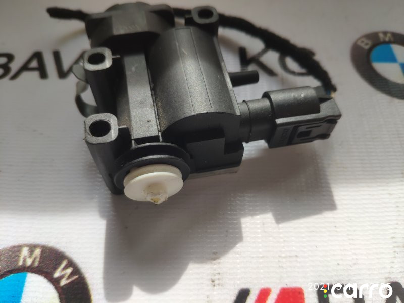 67116985882 Сервопривод лючка бензобака BMW X5 2011г. - фото №1