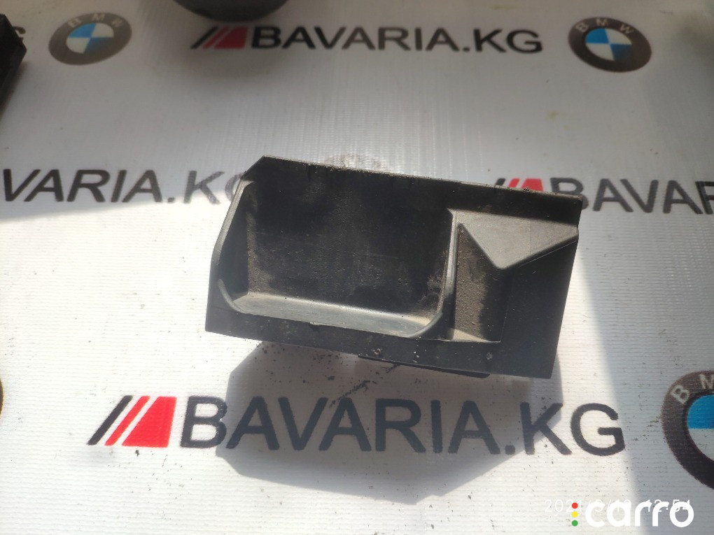 17117508016 Кронштейн радиатора BMW 7 Series 2001г. - фото №1