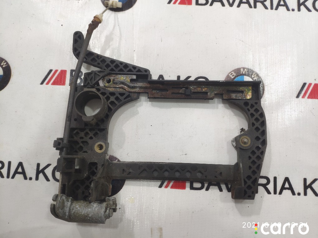 51218245344 Опора наружной ручки двери BMW 740i 2000г. - фото №1