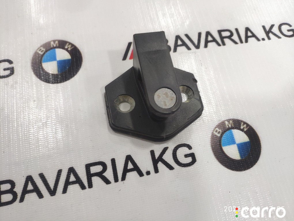 51218150084 Фиксатор замка двери BMW 740i 2000г. - фото №1