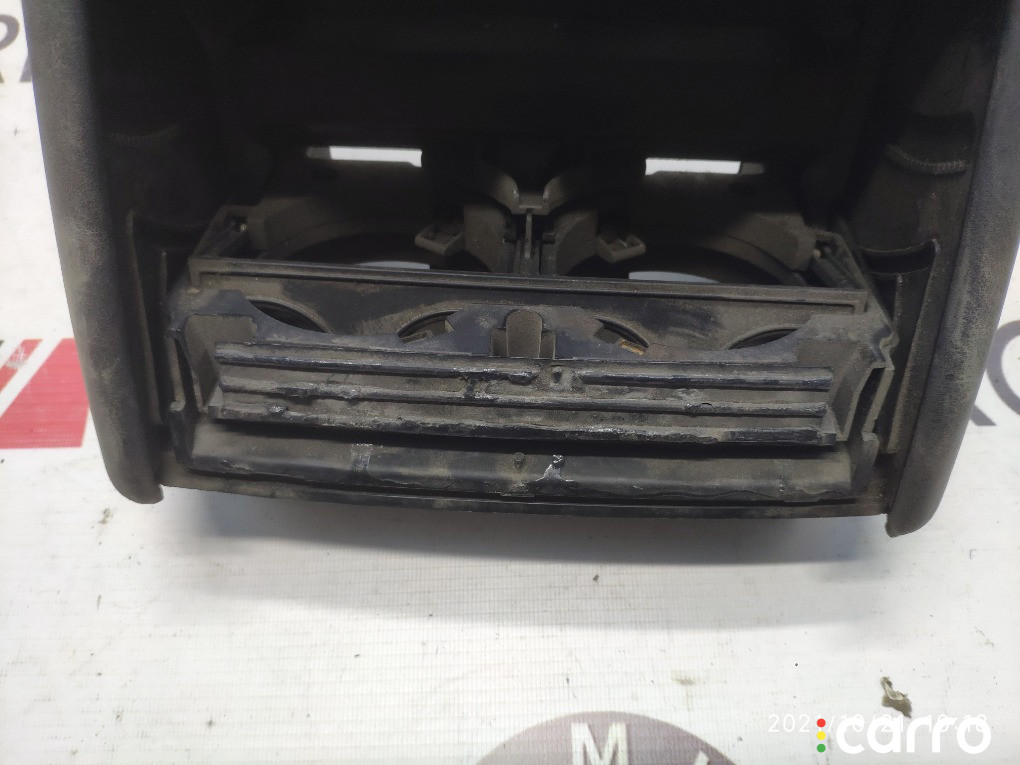 51167077955 Подстаканник в центральной консоли BMW X5 1999г. - фото №2