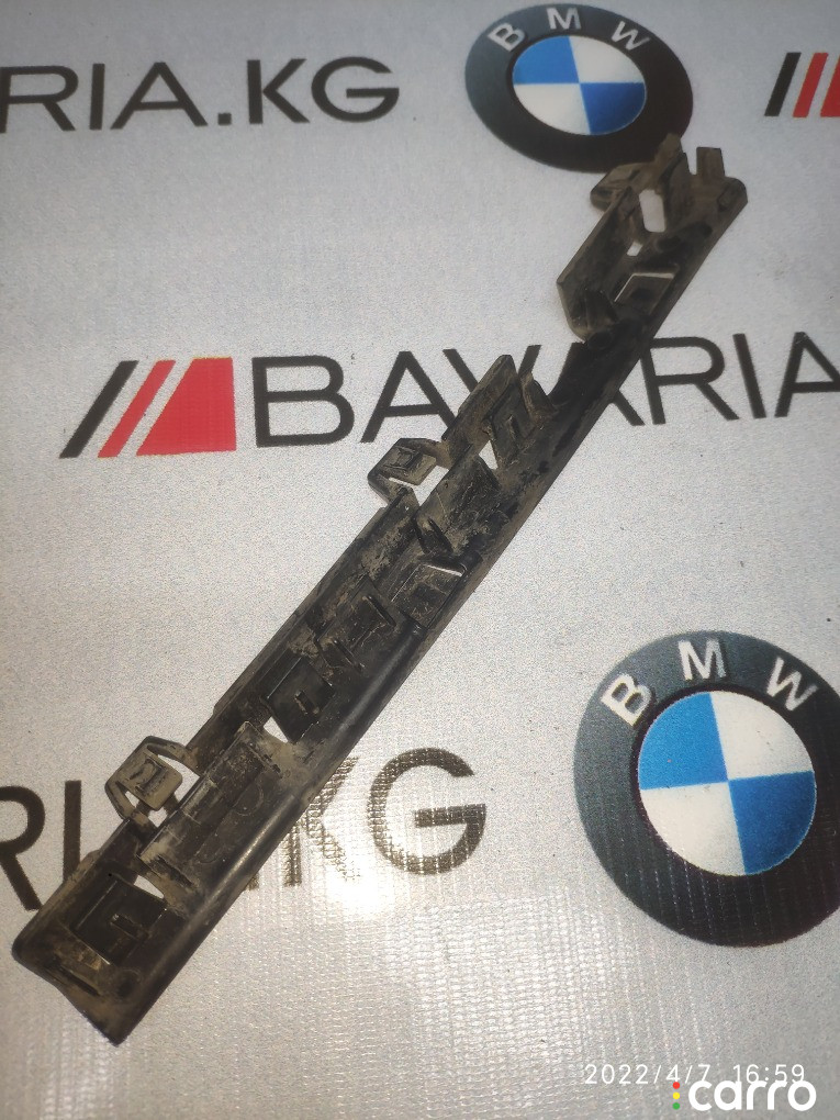 51777183902 Крепление под накладку порога BMW 7 Series 2009г. - фото №1