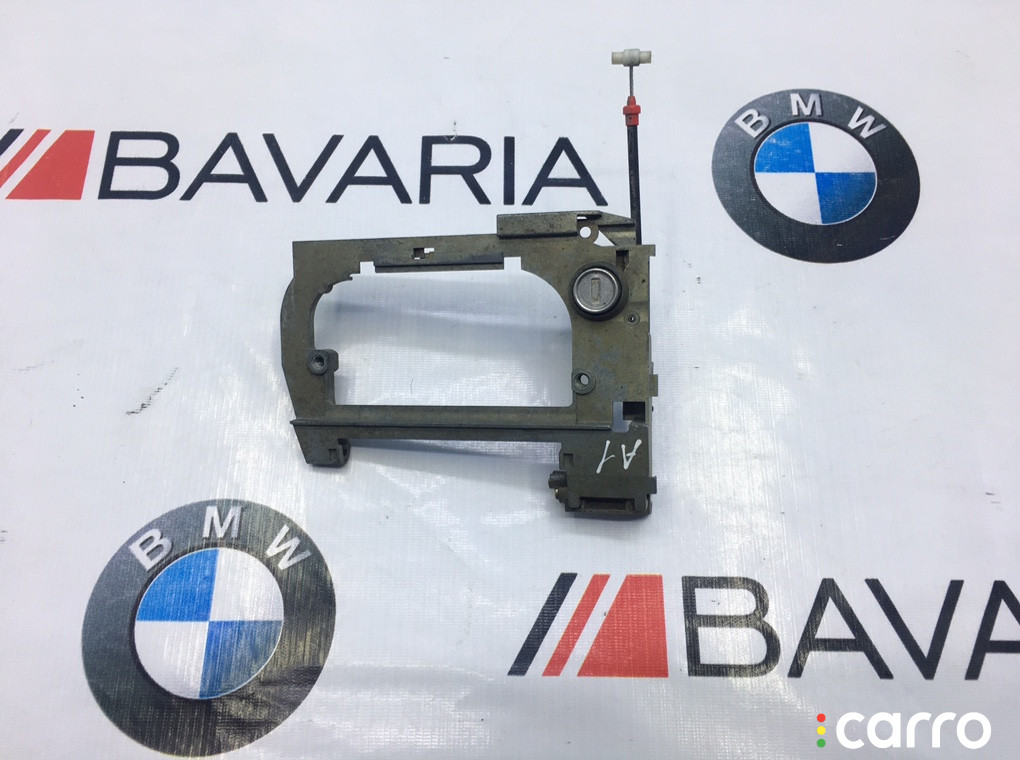 51218245354 Опора наружной ручки двери BMW 5 series 1995г. - фото №1