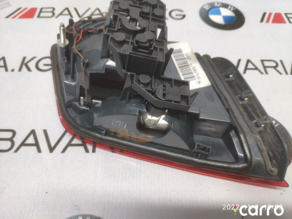 63217203226 Фонарь на багажной двери BMW 550i 2013г. - фото №4