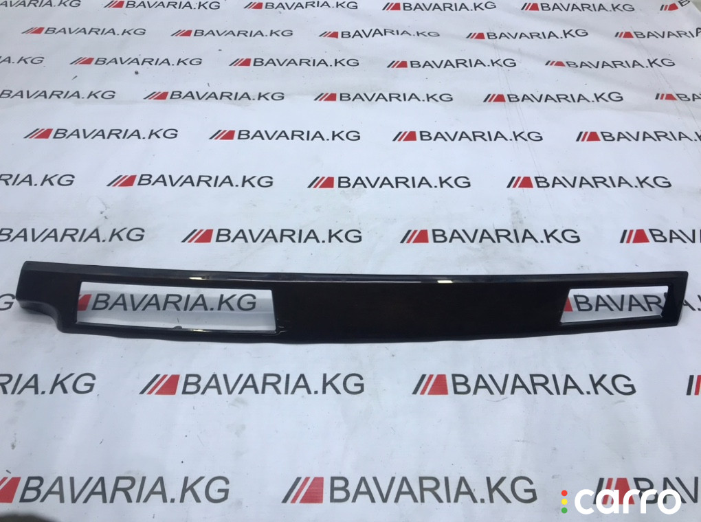 51456989006 Декоративная накладка панели приборов BMW 550i 2007г. - фото №1