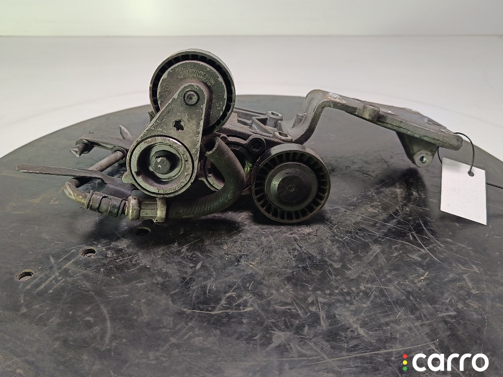 30750940 Кронштейн генератора Volvo S40 2006г. - фото №1