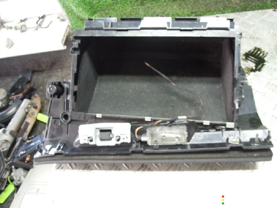 Бардачок BMW X3 E83 2009г. - фото №2