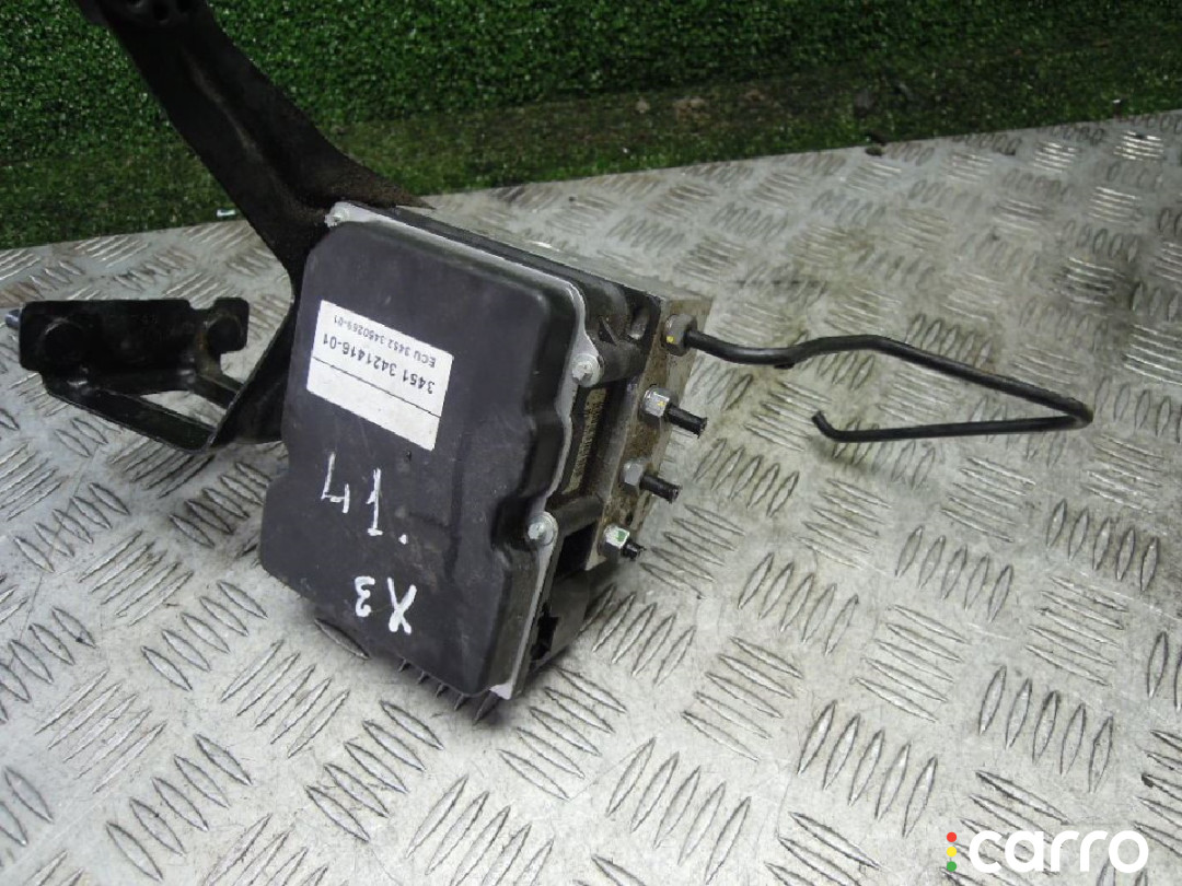 34513421416 Блок ABS BMW X3 E83 2009г. - фото №1