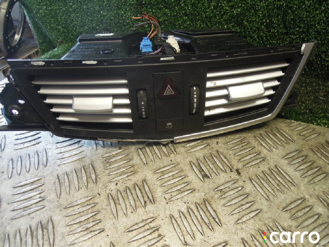 Дефлектор обдува салона Mercedes E W212 2009г. - фото №1